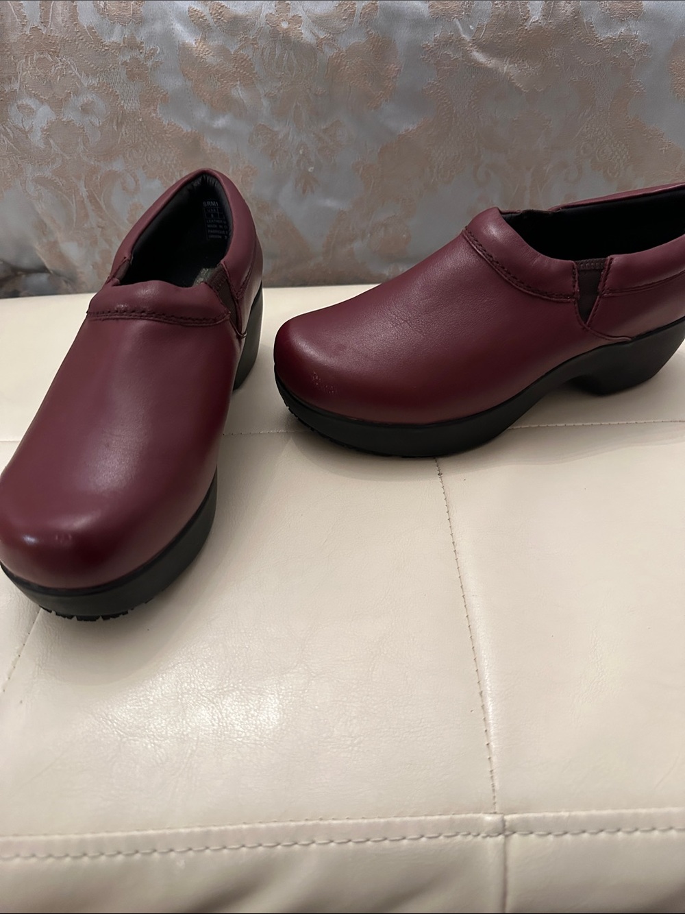 Women's Slip-On Clog in Burgundy